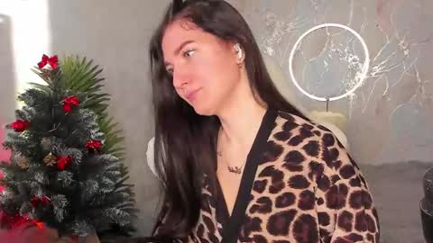 Sophia online show from 12-17-25, 04:18