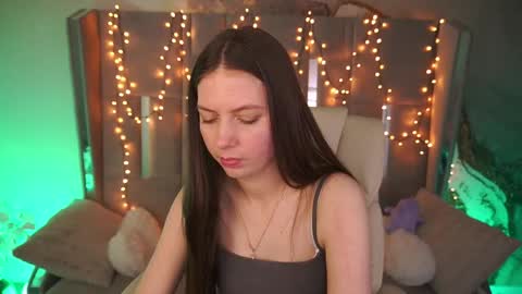 Snapshot of babylumii chatting on 05-07-26, 07:14 Lady Vi online show from 05-07-26, 07:14