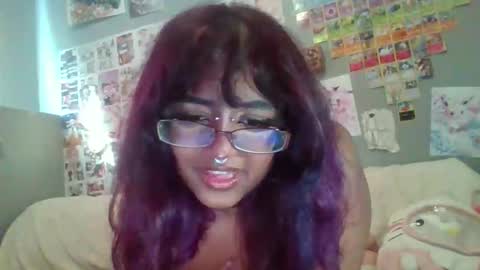 Snapshot of babymelodyx0x chatting on 05-13-26, 04:04 Melody 3 online show from 05-13-26, 04:04