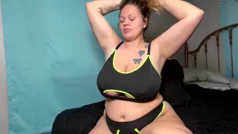 Snapshot of babymost chatting on 04-28-26, 02:00 Baby Most online show from 04-28-26, 02:00