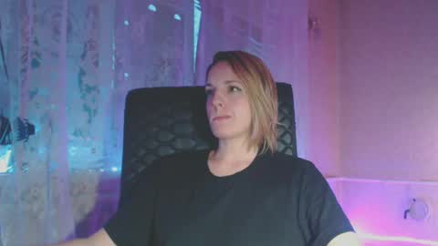 Snapshot of babymuro4ka chatting on 01-10-25, 05:15 Sonya online show from 01-10-25, 05:15
