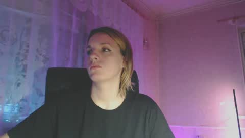 Snapshot of babymuro4ka chatting on 01-11-25, 09:25 Sonya online show from 01-11-25, 09:25