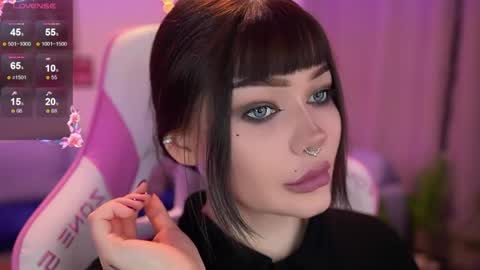 Snapshot of babyroxynill chatting on 04-21-26, 10:01 Nika online show from 04-21-26, 10:01