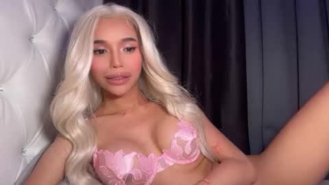 Snapshot of babysabrinaxx chatting on 10-22-25, 07:24 babysabrinaxx online show from 10-22-25, 07:24