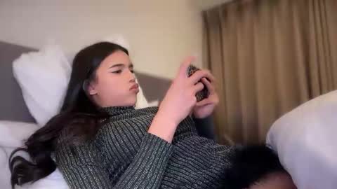 Snapshot of babysabrinaxx chatting on 12-15-25, 08:40 babysabrinaxx online show from 12-15-25, 08:40