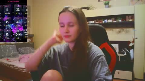 Snapshot of babywaifu1 chatting on 11-28-25, 09:06 Alice online show from 11-28-25, 09:06