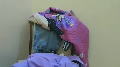 Snapshot of babyyolly chatting on 09-16-25, 01:17 babyyolly online show from 09-16-25, 01:17