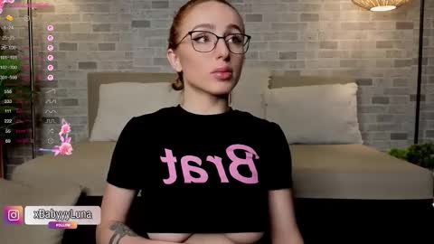 Snapshot of babyyyluna chatting on 10-24-25, 02:19 BabyyyLuna online show from 10-24-25, 02:19