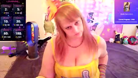 Snapshot of babyzelda chatting on 05-25-26, 10:38 BabyZelda online show from 05-25-26, 10:38