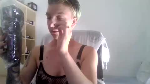 Snapshot of backuphoney chatting on 09-22-25, 11:01 Honey online show from 09-22-25, 11:01