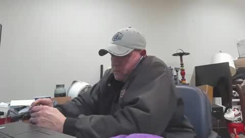 Snapshot of bad_boy4u2abuse chatting on 12-15-25, 05:44 bad_boy4u2abuse online show from 12-15-25, 05:44