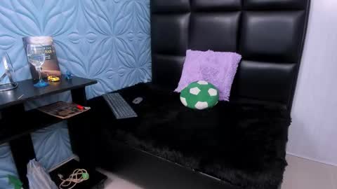 bad_boy_21_ online show from 02-26-26, 05:39