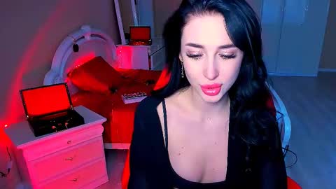 Snapshot of bad_desire chatting on 12-17-24, 11:28 Miss Desire...do you remember online show from 12-17-24, 11:28