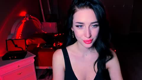 Snapshot of bad_desire chatting on 12-21-24, 04:14 Miss Desire...do you remember online show from 12-21-24, 04:14