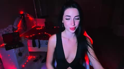 Snapshot of bad_desire chatting on 09-25-25, 03:16 Miss Desire...do you remember online show from 09-25-25, 03:16