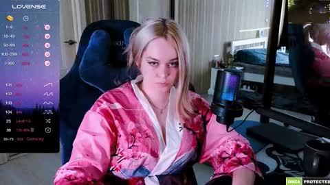 Snapshot of bad_girl009 chatting on 03-26-26, 08:31 Lin online show from 03-26-26, 08:31