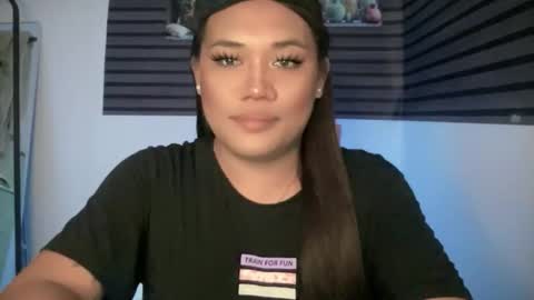 Snapshot of bad_kitty_amara chatting on 06-11-26, 02:53 AMARA - FOLLOW ME AND THUMBS UP online show from 06-11-26, 02:53