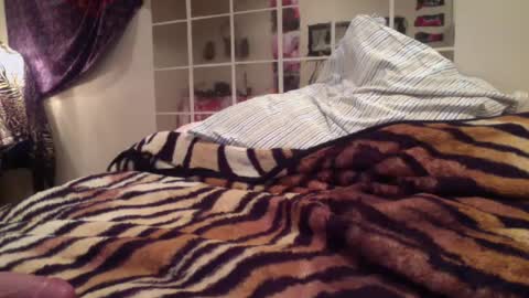 Snapshot of baddie_babe333 chatting on 07-03-26, 01:17 baddie_babe333 online show from 07-03-26, 01:17