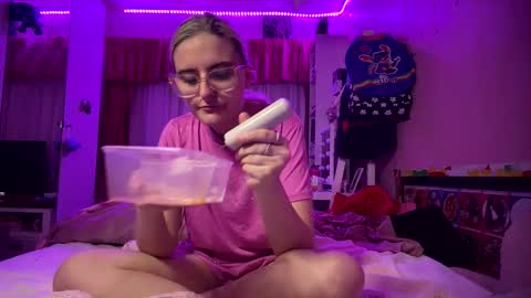 Snapshot of baddieprettypussy chatting on 05-27-26, 01:52 baddieprettypussy online show from 05-27-26, 01:52