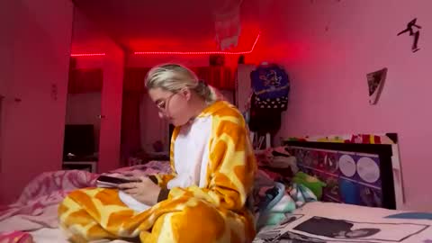Snapshot of baddieprettypussy chatting on 05-31-26, 11:28 baddieprettypussy online show from 05-31-26, 11:28