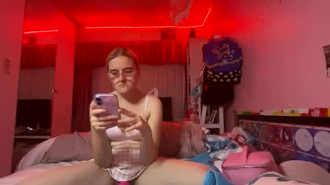 Snapshot of baddieprettypussy chatting on 06-02-26, 03:47 baddieprettypussy online show from 06-02-26, 03:47