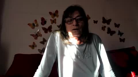 Snapshot of badgg chatting on 12-15-24, 12:06 Gina online show from 12-15-24, 12:06