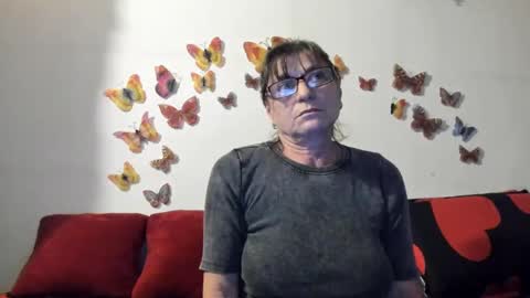 Snapshot of badgg chatting on 12-17-24, 03:17 Gina online show from 12-17-24, 03:17