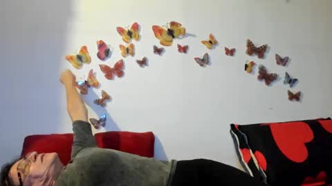 Snapshot of badgg chatting on 12-17-24, 06:20 Gina online show from 12-17-24, 06:20