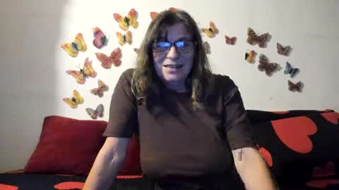 Snapshot of badgg chatting on 12-30-24, 04:40 Gina online show from 12-30-24, 04:40