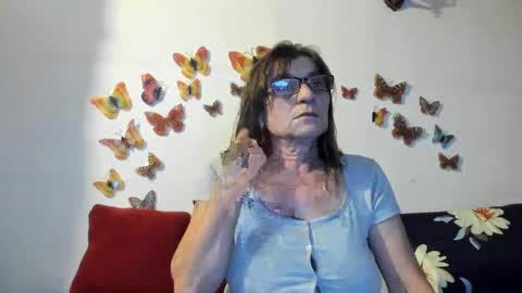 Snapshot of badgg chatting on 01-03-25, 04:27 Gina online show from 01-03-25, 04:27