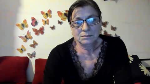 Snapshot of badgg chatting on 02-01-25, 04:00 Gina online show from 02-01-25, 04:00