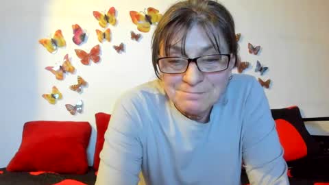 Snapshot of badgg chatting on 02-07-25, 04:24 Gina online show from 02-07-25, 04:24