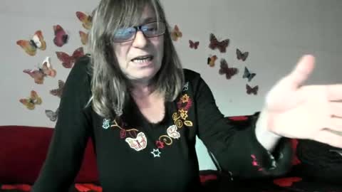 Snapshot of badgg chatting on 02-12-25, 03:05 Gina online show from 02-12-25, 03:05