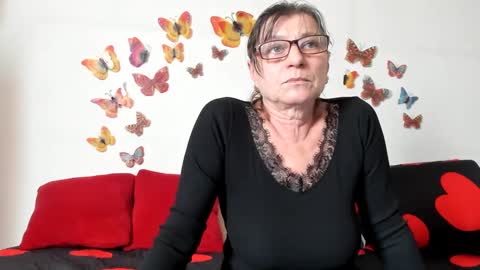 Snapshot of badgg chatting on 02-20-25, 01:40 Gina online show from 02-20-25, 01:40