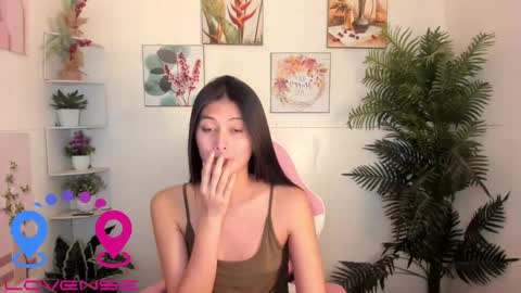 Snapshot of badjao_girl chatting on 05-25-26, 09:43 Joshaine online show from 05-25-26, 09:43