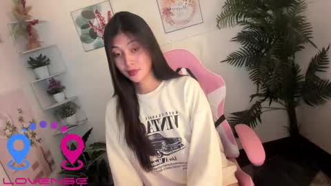 Snapshot of badjao_girl chatting on 05-27-26, 09:34 Joshaine online show from 05-27-26, 09:34