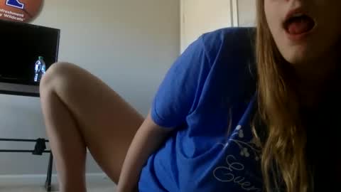 Snapshot of baeblondie chatting on 02-28-25, 06:20 baeblondie online show from 02-28-25, 06:20