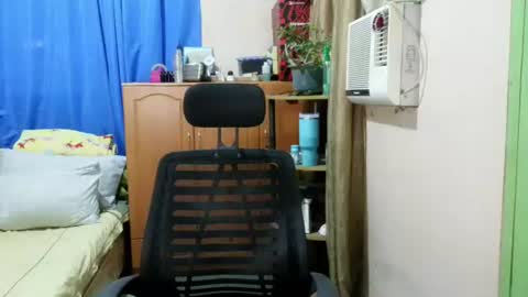 Snapshot of baggage00 chatting on 06-17-26, 11:27 baggage00 online show from 06-17-26, 11:27