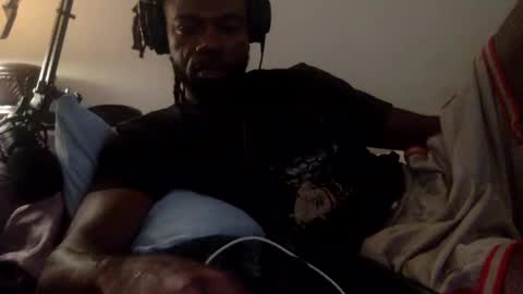 Snapshot of baggraww33 chatting on 10-02-25, 07:43 fans favorite bbc online show from 10-02-25, 07:43