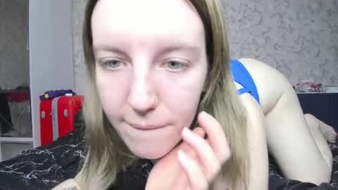 holly online show from 09-11-25, 03:34