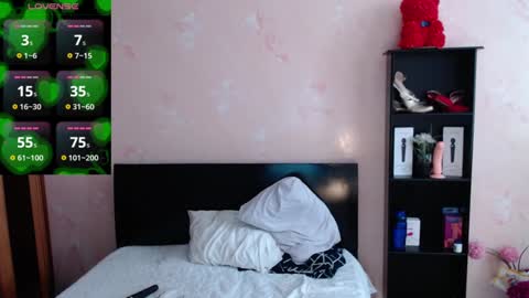 Snapshot of bailarina_atrevida chatting on 01-08-25, 02:03 sandra online show from 01-08-25, 02:03