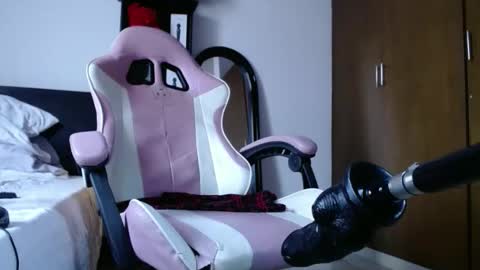 Snapshot of bailarina_atrevida chatting on 10-06-25, 02:25 sandra online show from 10-06-25, 02:25