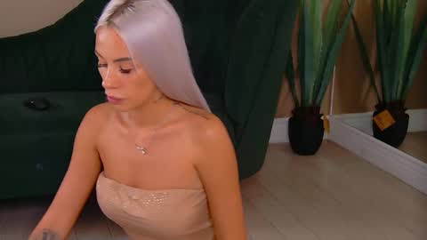 Snapshot of bailey_rush chatting on 09-23-25, 01:03 bailey_rush online show from 09-23-25, 01:03
