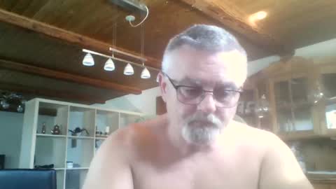 Snapshot of ballspain chatting on 07-29-26, 02:15 Oldgrumpy12 online show from 07-29-26, 02:15