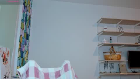 Kira online show from 10-13-25, 04:18