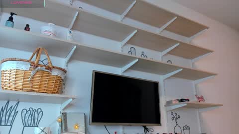 Snapshot of bam_bi chatting on 03-09-26, 11:53 Kira online show from 03-09-26, 11:53