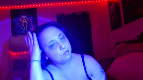 Snapshot of bamabarbie chatting on 12-01-25, 12:26 bamabarbie online show from 12-01-25, 12:26