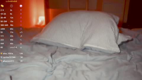 Snapshot of bambi______ chatting on 03-12-25, 07:59 fae online show from 03-12-25, 07:59