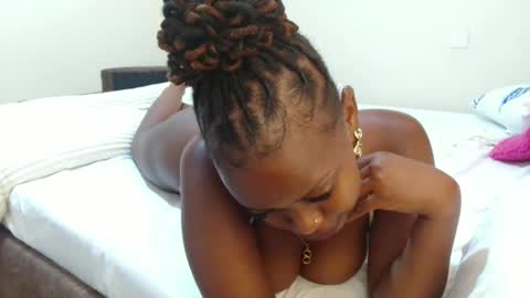 bambi_e online show from 04-11-26, 07:45