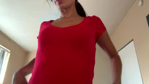 Snapshot of bambii_petite chatting on 07-24-26, 01:25 bambii_petite online show from 07-24-26, 01:25